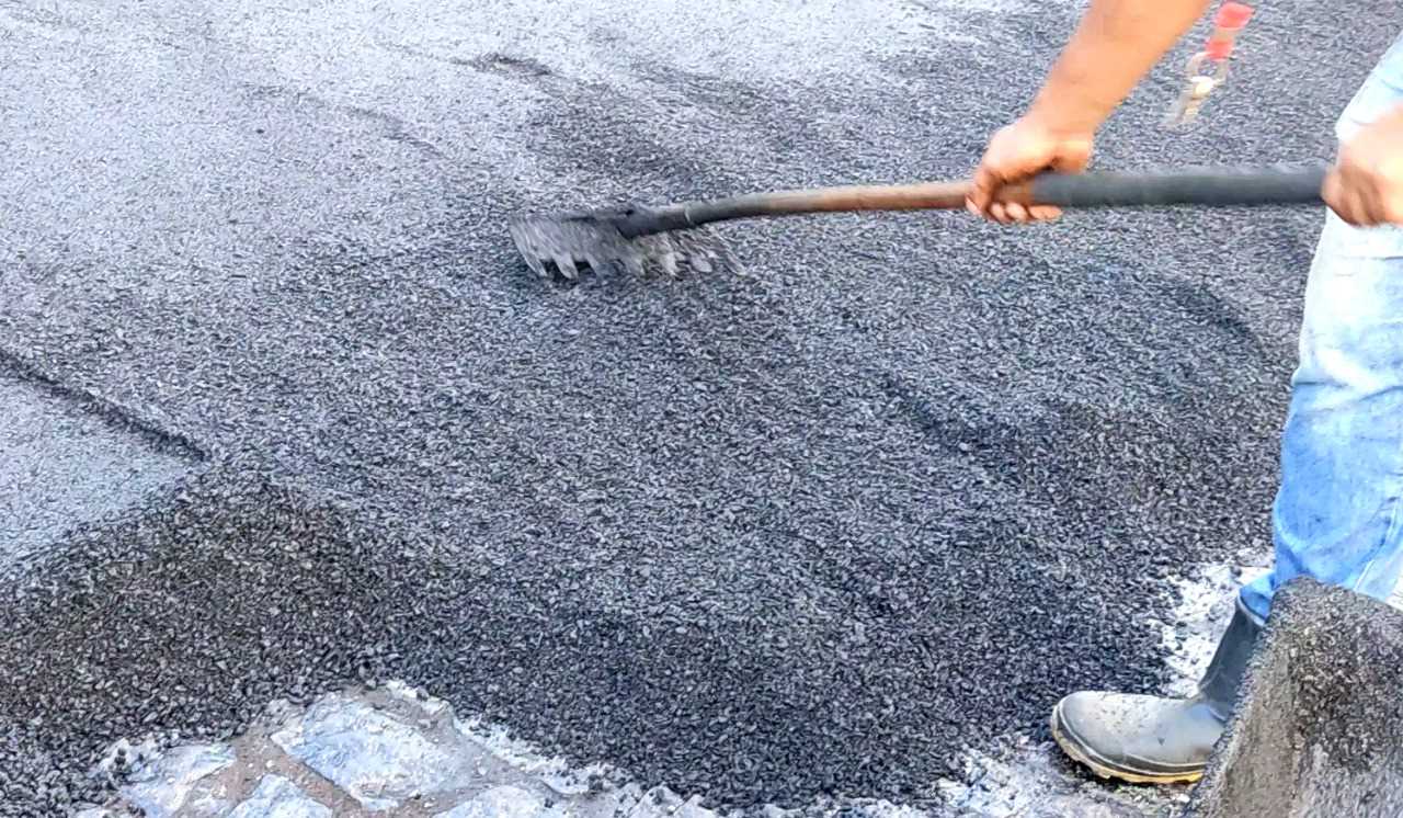 Camacã: As obras de asfalto da Rua Mário Batista estão em ritmo acelerado